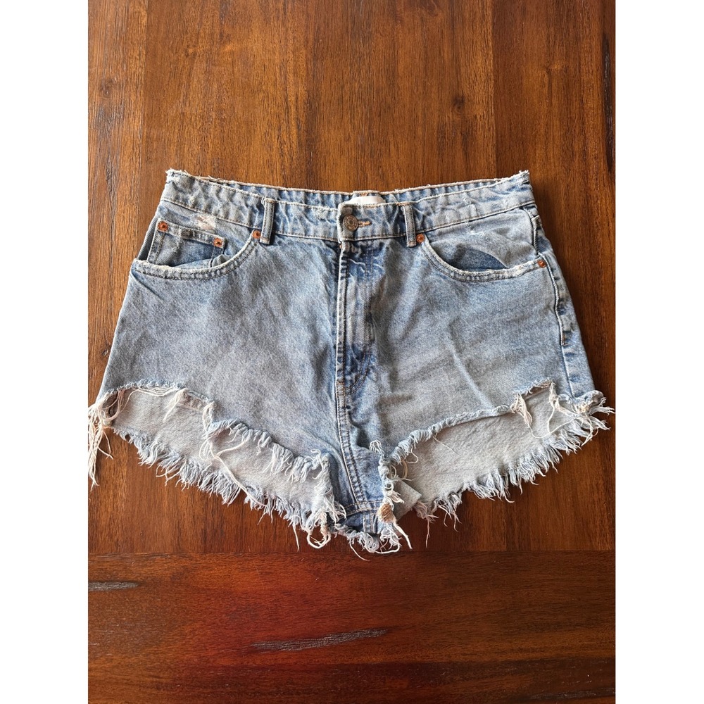 Zara Womens High Waisted Distressed Denim Shorts Light Wash Frayed Hem Size 12